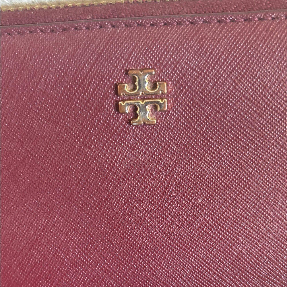Tory Burch Saffiano Zip Wallet - Picture 2 of 9